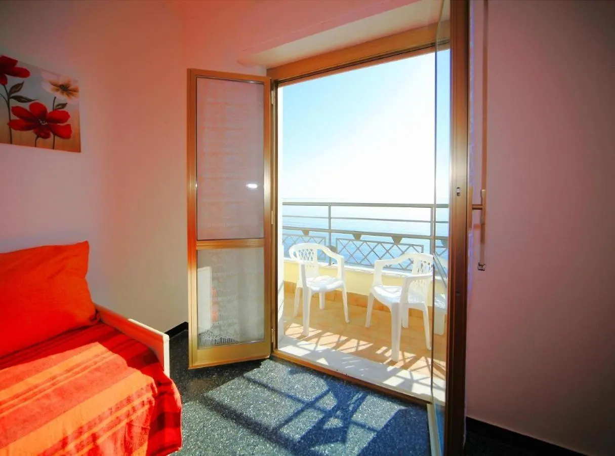 Italianway - Matteotti 7 Frontemare Apartment Borghetto Santo Spirito Italy