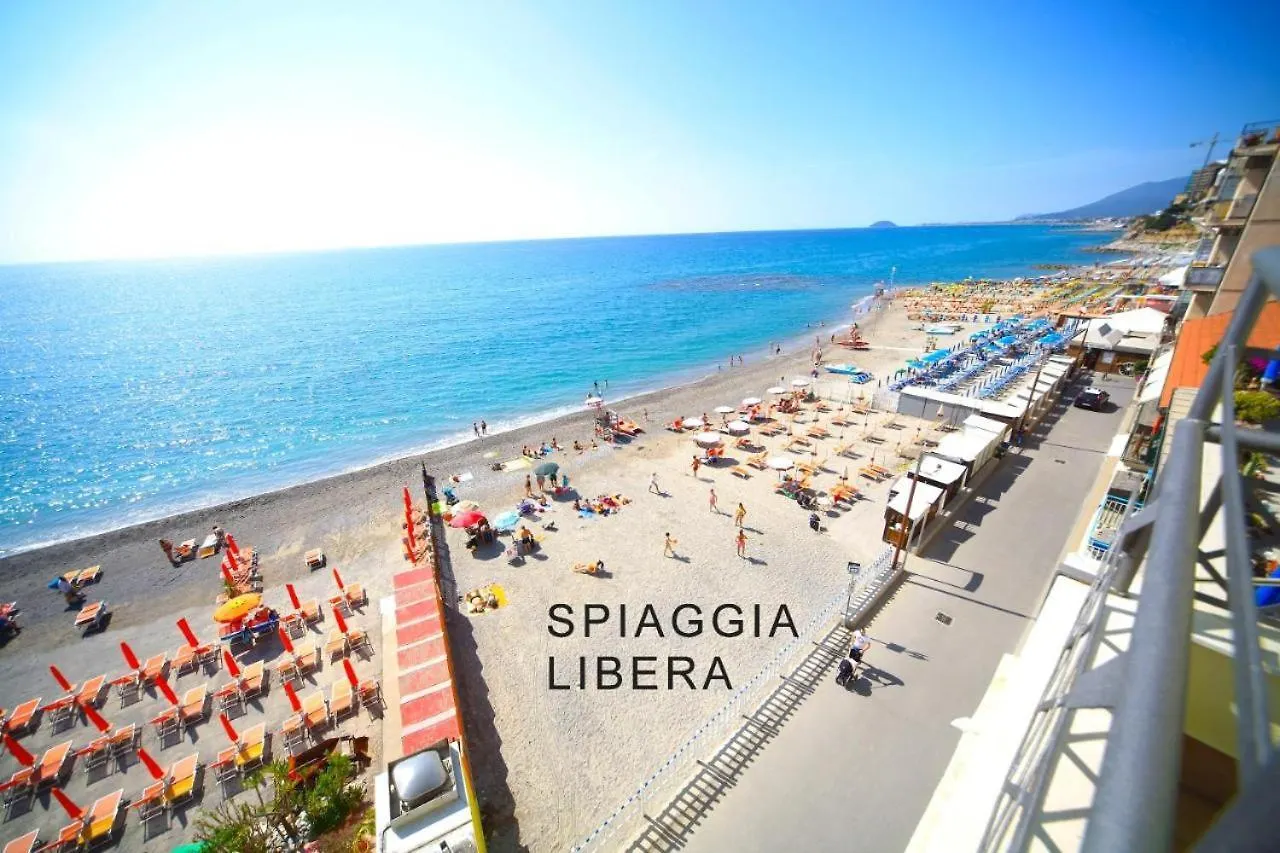 Italianway - Matteotti 7 Frontemare Apartment Borghetto Santo Spirito